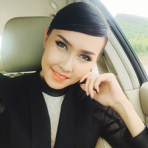 Топ модель С.Ариунбилэг: Үнэхээр сайхан хоолойг бурхан надад заяасан бол би дууны карьераа орхихгүй байсан